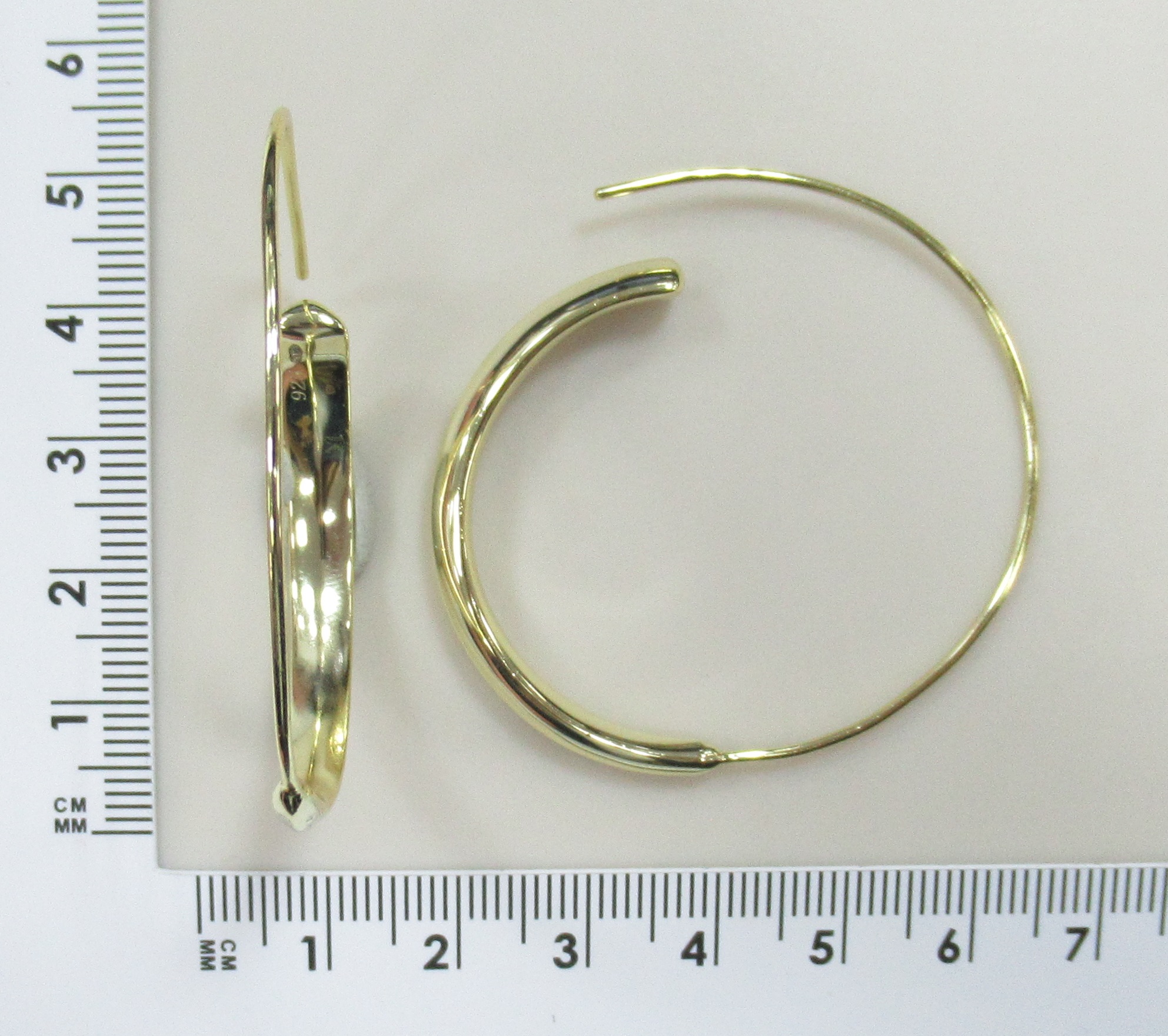 Серебряные серьги 925 пробы;